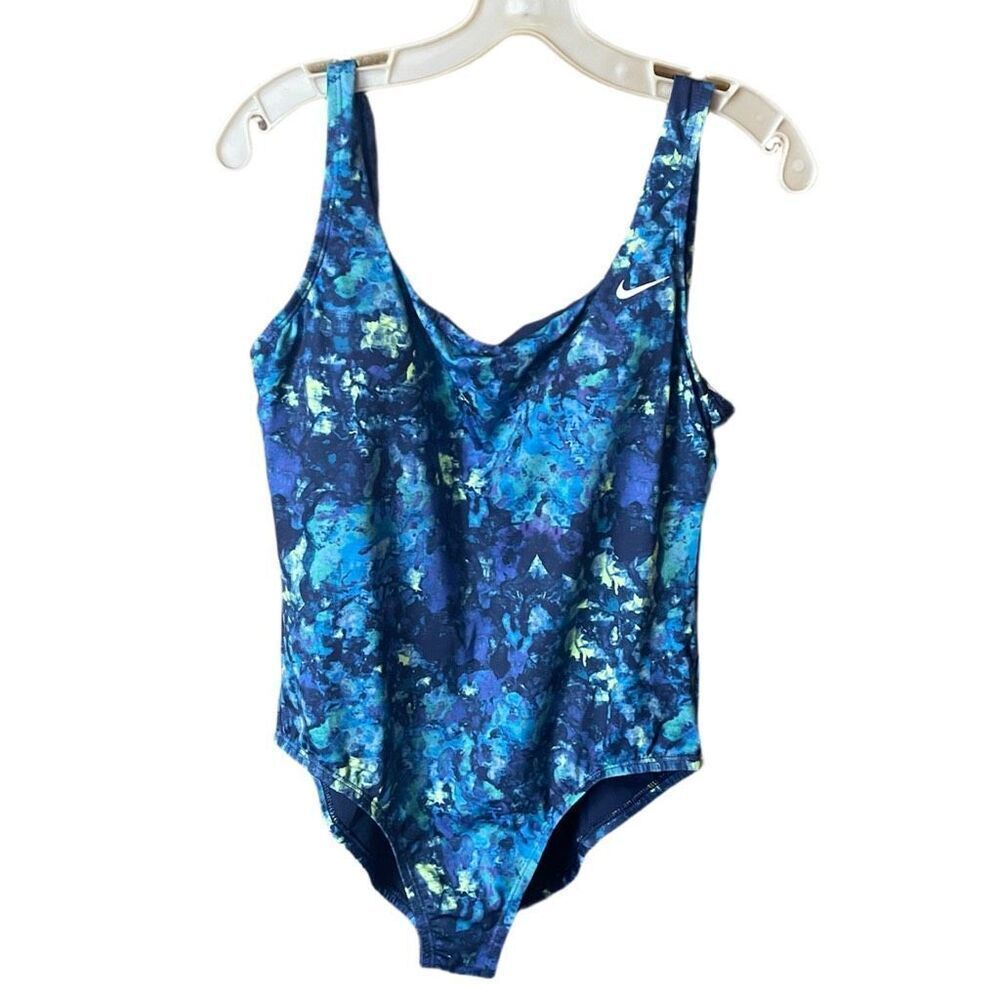 NWOT Nike one piece swim suit
